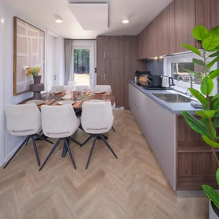 Sauwer With Hot Tub - 6 Guests *