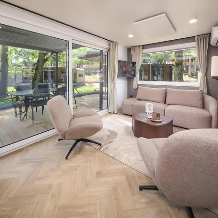 Sauwer With Hot Tub - 6 Guests 別荘 *