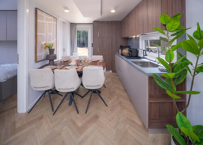 Sauwer With Hot Tub - 6 Guests *